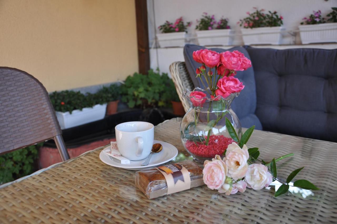 Family Hotel Dalia เวลินกราด ภายนอก รูปภาพ
