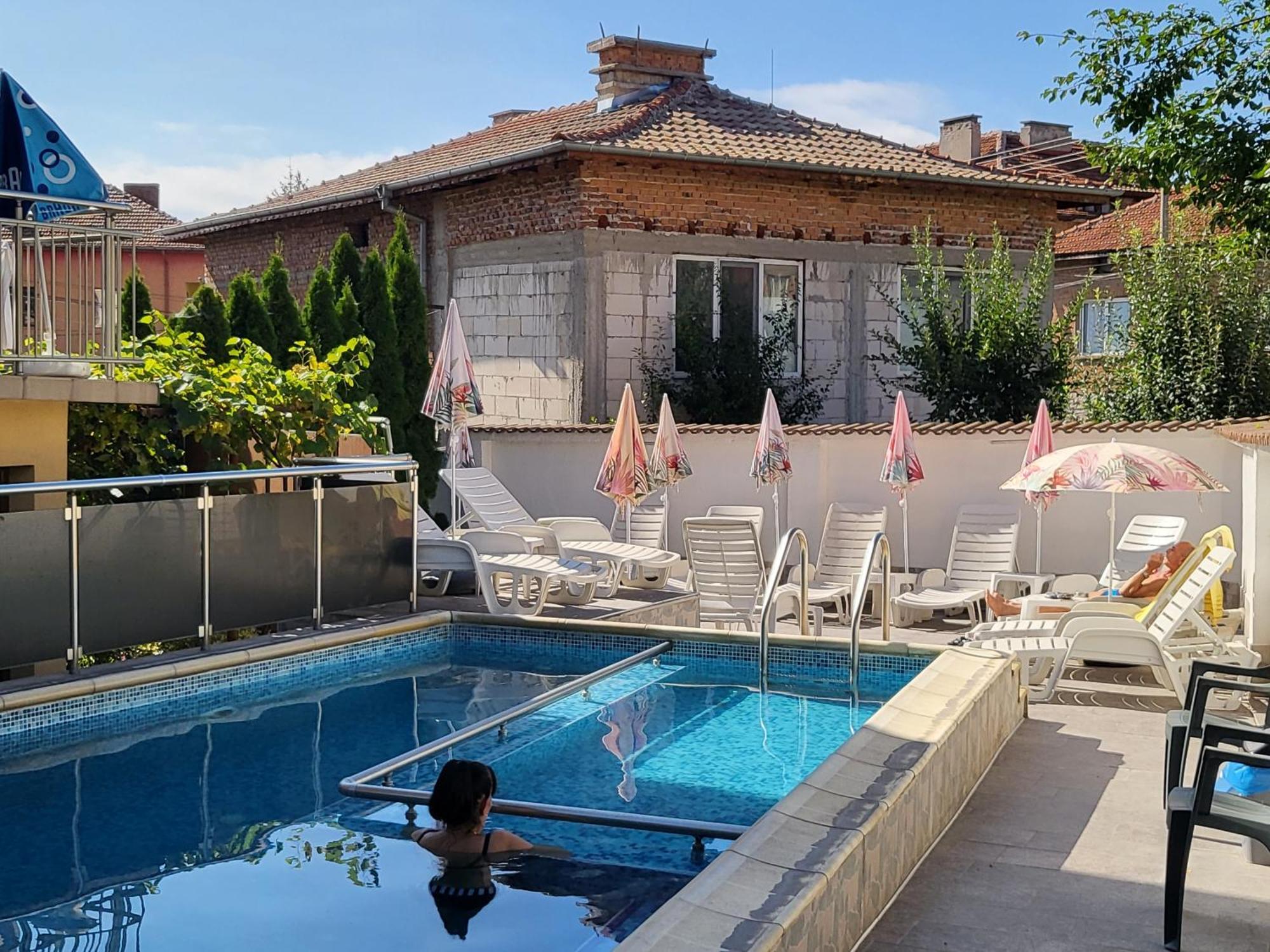 Family Hotel Dalia เวลินกราด ภายนอก รูปภาพ
