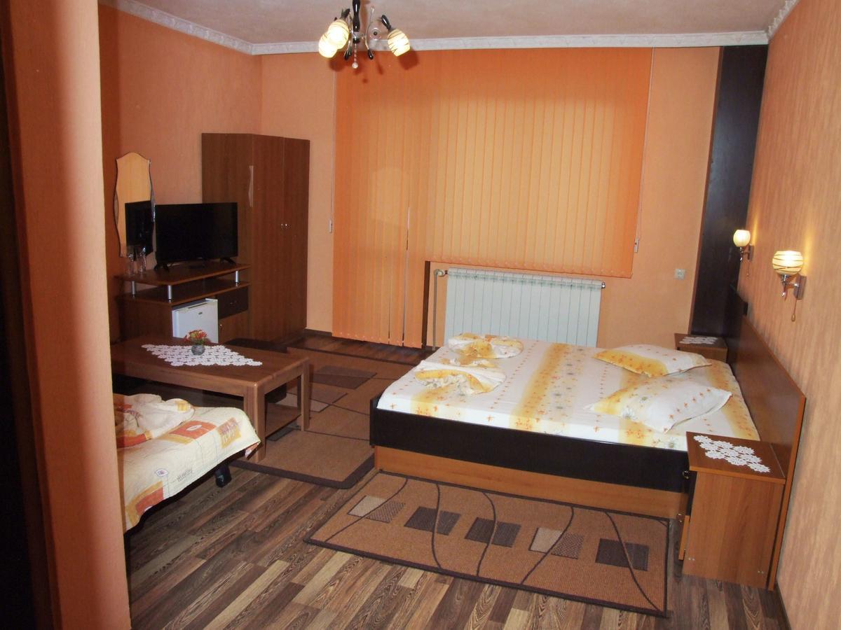 Family Hotel Dalia เวลินกราด ภายนอก รูปภาพ